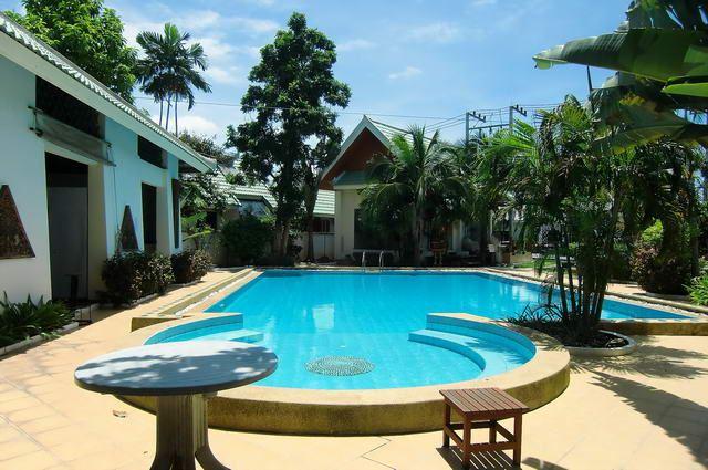 House For Sale Pattaya showing the communal pool House For Sale Pattaya showing the communal pool