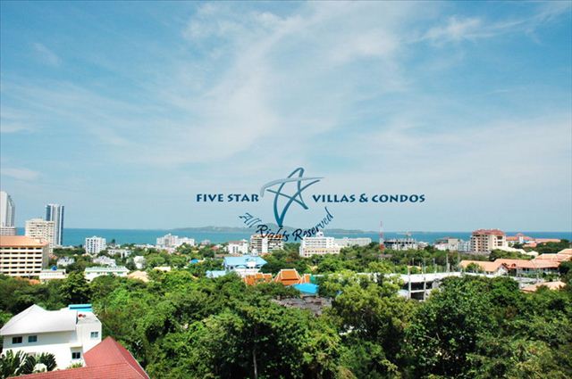 SOLD : Luxurious 7-storey condominium on Pratumnak Hill: 2-bedroom, 2-bathroom Condominium Pratumnak Hill