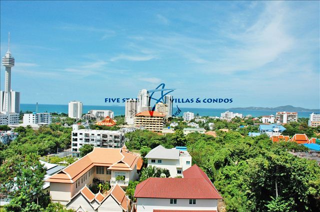 Luxurious 7-storey condominium on Pratumnak Hill: 1-bedroom, 2-bathroom Condominium Pratumnak Hill