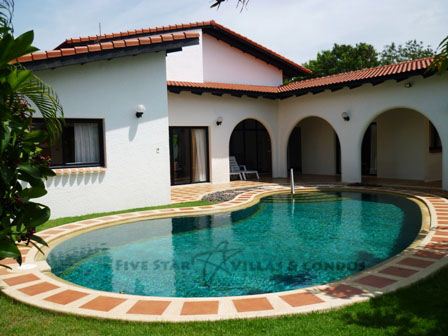 3-bedroom family house with pool at Mabprachan For Rent House Mabprachan