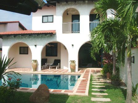 4-bedroom family house with pool at Mabprachan For Rent House Mabprachan
