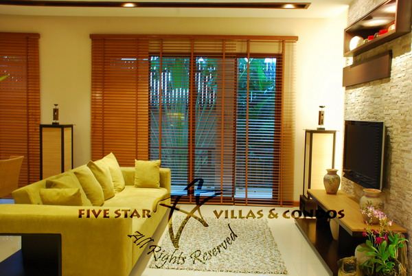 Just a walk to the Shopping Malls Condominium South Pattaya Just a walk to the Shopping Malls Condominium South Pattaya
