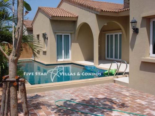 Newly built 3-bedroom pool villa for rent House East Pattaya