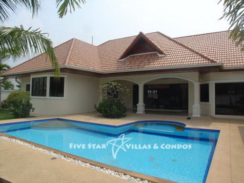 Newly built 3-bedroom pool villa at Mabprachan Lake House East Pattaya