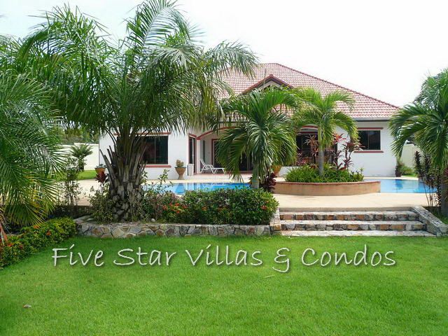 4-bedroom pool villa set in large landscaped gardens with seperate Maid Room House Nong Plalai