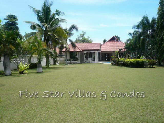 Detached single storey Pool Villa for Sale House Nong Plalai