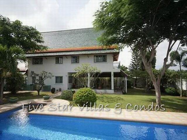 2 storey traditional Thai house with 2 bedrooms and a private swimming pool House Mabprachan