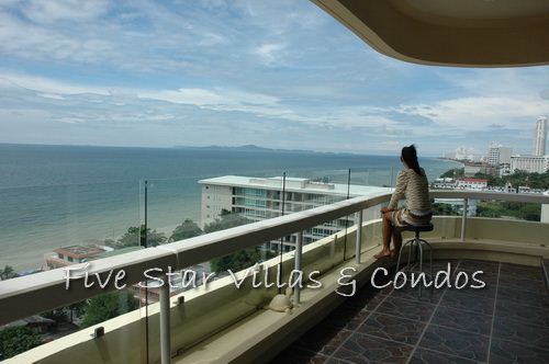 3-bedroom ocean-front condo for sale at 77,000 Baht per sqm ! Condominium Jomtien Beach