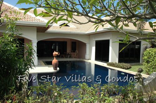 3-bedroom pool villa for sale in Jomtien gated-community House Jomtien