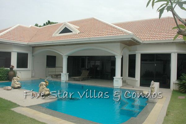 BARGAIN (UNDER MARKET VALUE) 3-bedroom pool villa for sale in Jomtien gated-community House Jomtien