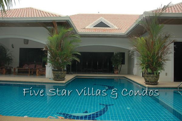 Extended 3-bedroom pool villa for sale in Jomtien gated-community House Jomtien