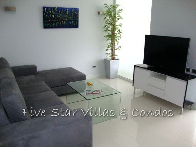 2-bedroom condo in great location close to South Pattaya Condominium Pratumnak Hill