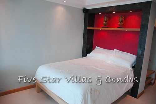 High floor 48 sqm studio with in foreign name quota with additional bed-sofa Condominium Jomtien
