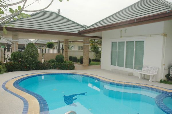 Funky pool villa House East Pattaya