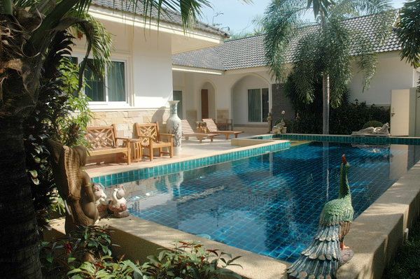 AVAILABLE 1 JULY Outstanding pool villa House East Pattaya
