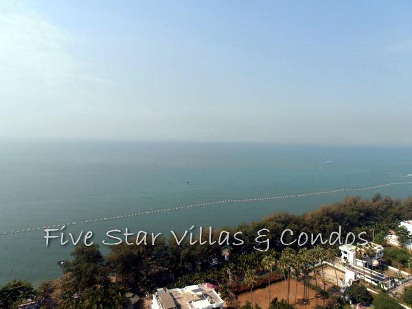 1-bedroom corner condo in popular Jomtien Condominium View Talay 5