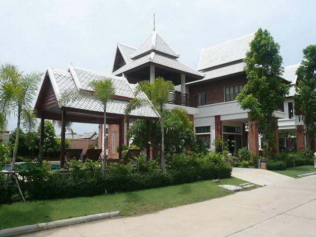 House For Sale Jomtien + House East Jomtien House For Sale Jomtien + House East Jomtien