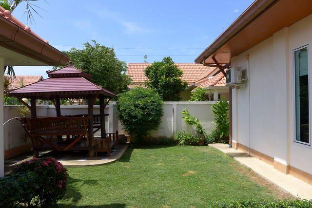 House for sale East Pattaya showing the Tropical Gardens with Sala House for sale East Pattaya showing the Tropical Gardens with Sala