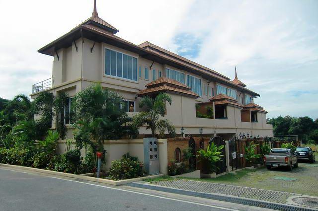 House For Sale Phratamnak House Pattaya Hill, Phratamnak, Cosy Beach House For Sale Phratamnak House Pattaya Hill, Phratamnak, Cosy Beach