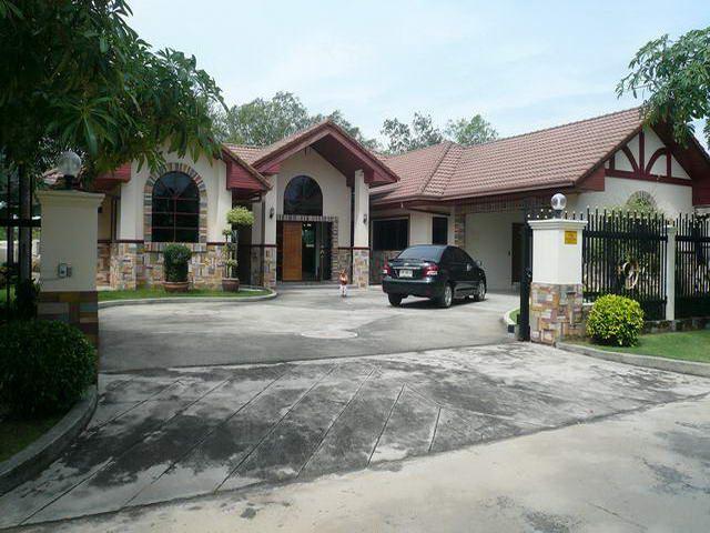 House For Sale Pattaya + House East Pattaya, Soi Siam Country Club House For Sale Pattaya + House East Pattaya, Soi Siam Country Club