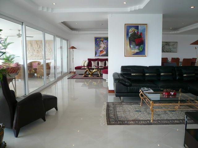 Condominium  For Sale  Naklua  Condominium Wong Amat Beach, Naklua
