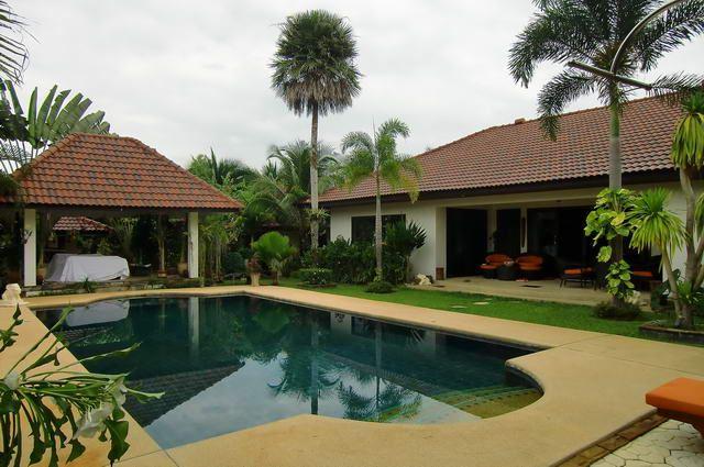 House For Sale Na Jomtien + House Near Phoenix Golf Course - Ban Amphur - Na Jomtien House For Sale Na Jomtien + House Near Phoenix Golf Course - Ban Amphur - Na Jomtien
