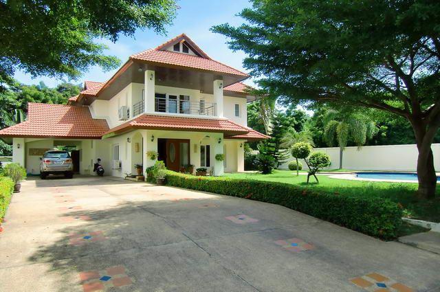House For Sale Phratamnak House Pattaya Hill Phratamnak Cosy Beach House For Sale Phratamnak House Pattaya Hill Phratamnak Cosy Beach