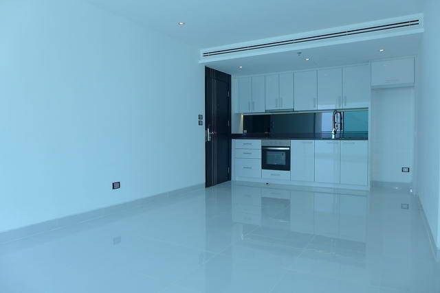 Condominium for sale Pratumnak Hill showing the open plan with kitchen Condominium for sale Pratumnak Hill showing the open plan with kitchen