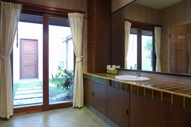House For Rent Bangsaray Pattaya showing a bathroom House For Rent Bangsaray Pattaya showing a bathroom
