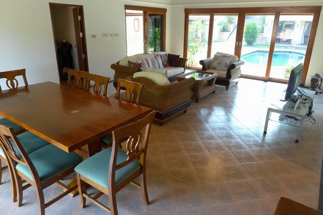 House For Rent Bangsaray Pattaya showing the open plan living House For Rent Bangsaray Pattaya showing the open plan living