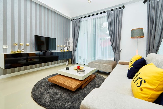 House for sale Pattaya showing the living area House for sale Pattaya showing the living area