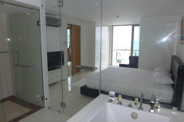 Condominium for sale Naklua showing the master bedroom Condominium for sale Naklua showing the master bedroom