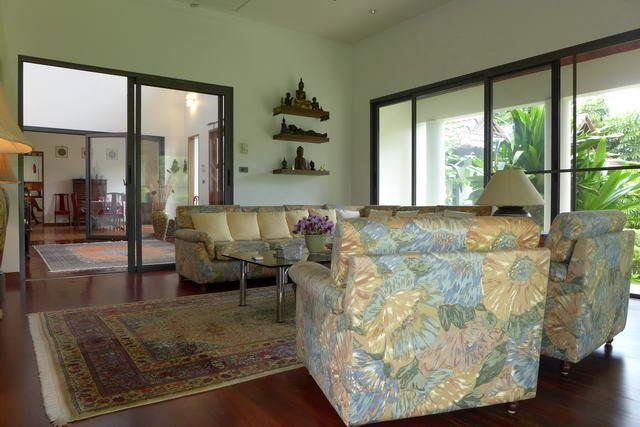 House For Sale Huay Yai showing another living area House For Sale Huay Yai showing another living area