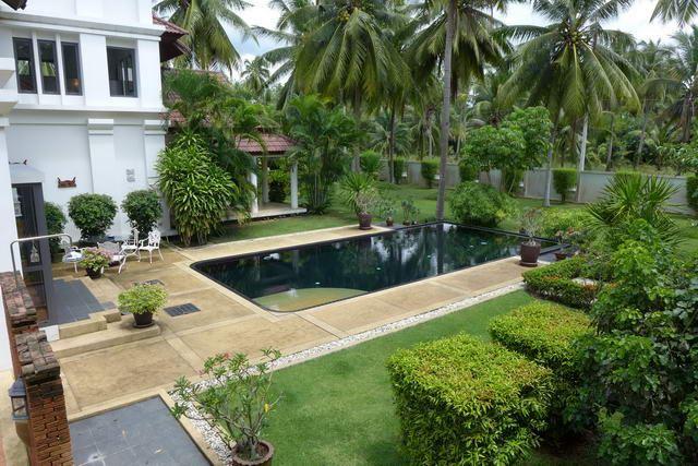 House For Sale Huay Yai showing the private swimming pool House For Sale Huay Yai showing the private swimming pool