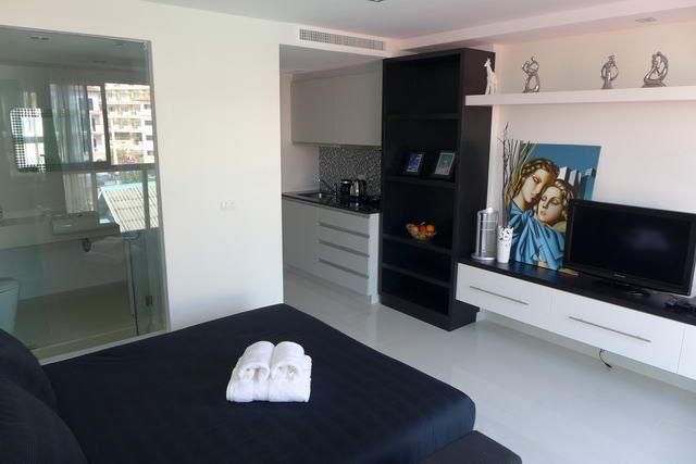 Condominium For Sale South Pattaya looking towards the kitchen Condominium For Sale South Pattaya looking towards the kitchen