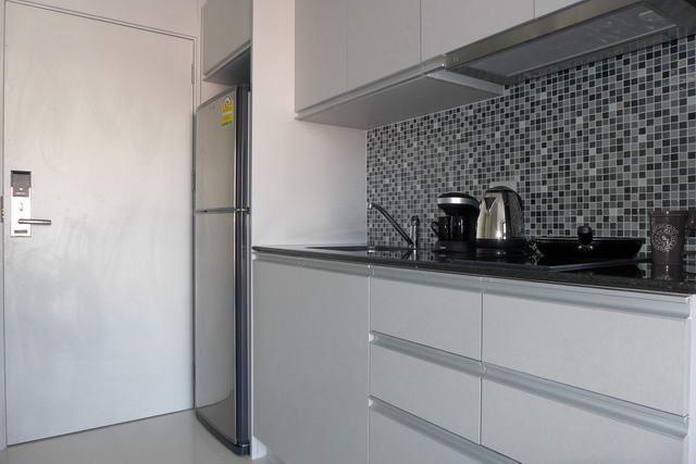 Condominium For Sale South Pattaya showing the kitchen Condominium For Sale South Pattaya showing the kitchen