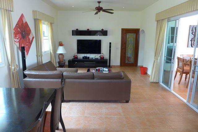 House For Sale Huay Yai showing the open plan living area House For Sale Huay Yai showing the open plan living area