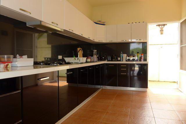 House For Sale Huay Yai showing the European kitchen House For Sale Huay Yai showing the European kitchen