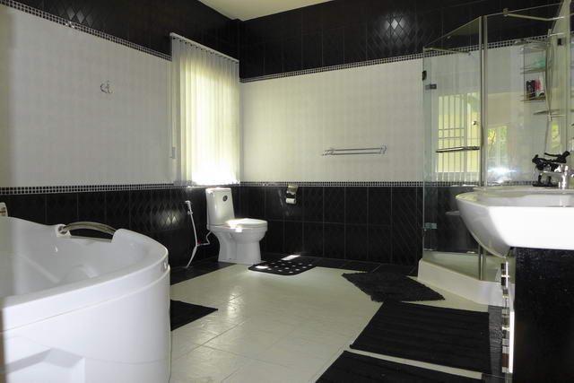 House For Sale Huay Yai showing a bathroom House For Sale Huay Yai showing a bathroom