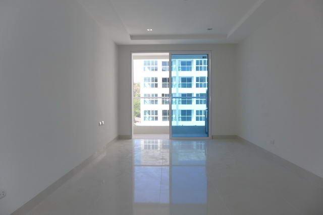 Condominium For Sale South Pattaya showing the living room Condominium For Sale South Pattaya showing the living room