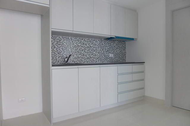 Condominium For Sale South Pattaya showing the kitchen Condominium For Sale South Pattaya showing the kitchen
