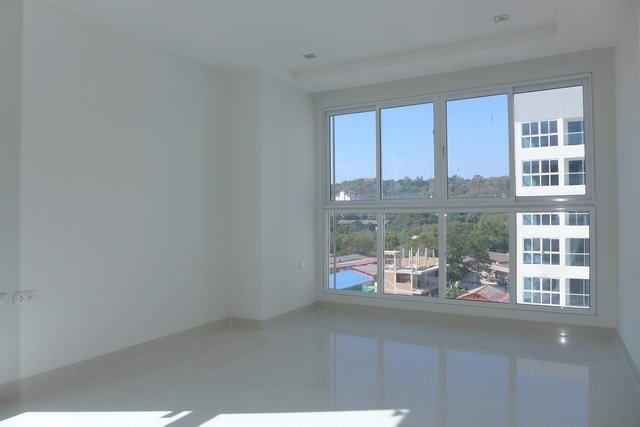 Condominium For Sale South Pattaya showing the bedroom Condominium For Sale South Pattaya showing the bedroom