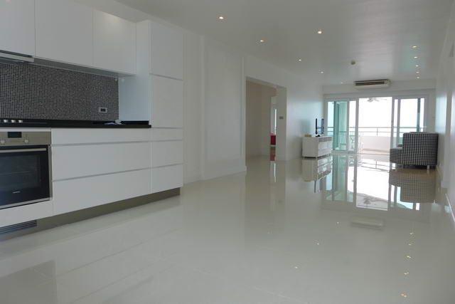 Condominium For Sale Ban Amphur Na Jomtien showing the kitchen area Condominium For Sale Ban Amphur Na Jomtien showing the kitchen area
