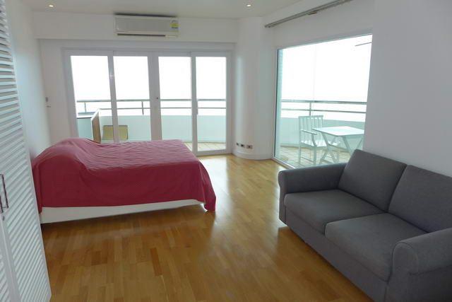 Condominium For Sale Ban Amphur Na Jomtien showing the corner suite Condominium For Sale Ban Amphur Na Jomtien showing the corner suite