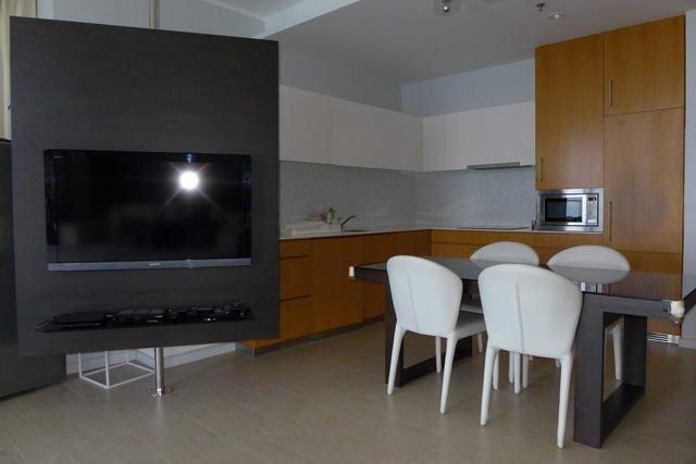 Condominium For Sale Northpoint Pattaya showing the dining and kitchen areas Condominium For Sale Northpoint Pattaya showing the dining and kitchen areas