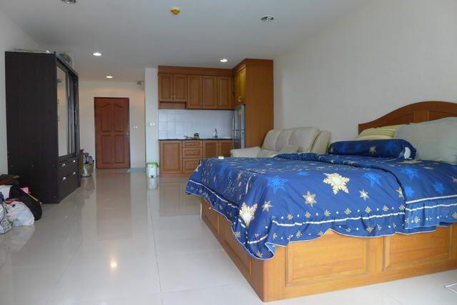 Condominium For Sale Jomtien showing the studio suite Condominium For Sale Jomtien showing the studio suite