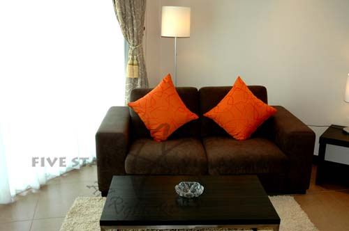 Condominium for rent in Jomtien showing the sitting area Condominium for rent in Jomtien showing the sitting area