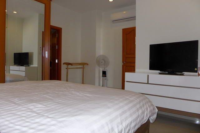 Condominium for sale in Jomtien showing the bedroom suite Condominium for sale in Jomtien showing the bedroom suite