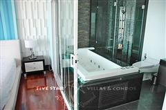 Condominium for rent in Naklua at Ananya showing the en-suite bathroom