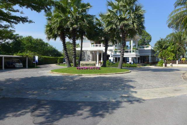 Land for sale Na Jomtien Pattaya showing the entrance to club house Land for sale Na Jomtien Pattaya showing the entrance to club house